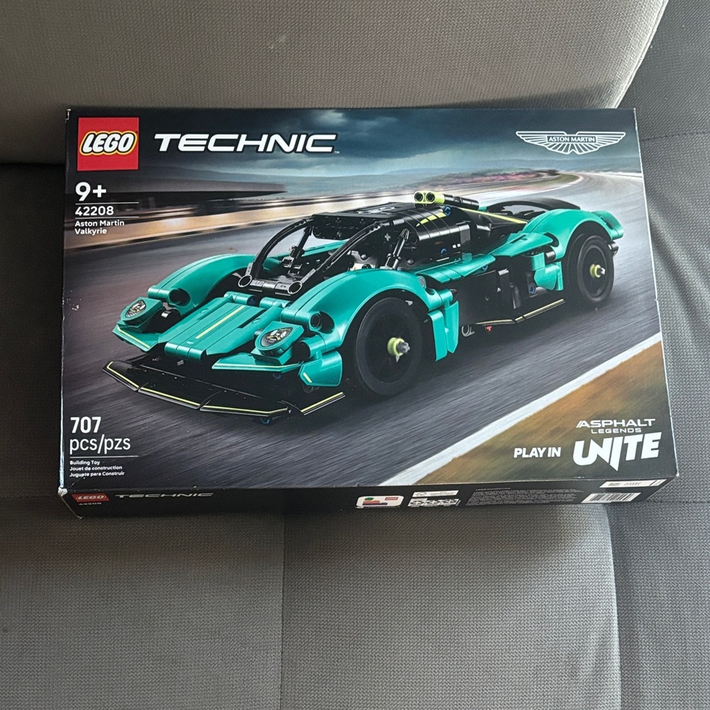 ‼️LEGO Technic Aston Martin Racing Car - Teal and Black